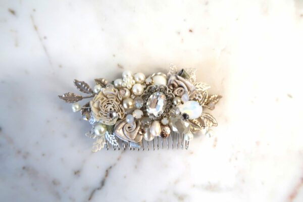 Luxurious Floral Bridal Comb