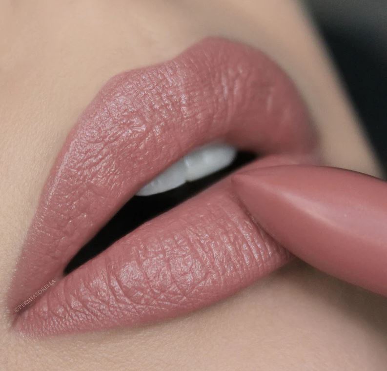 youngblood blushing nude lipstick